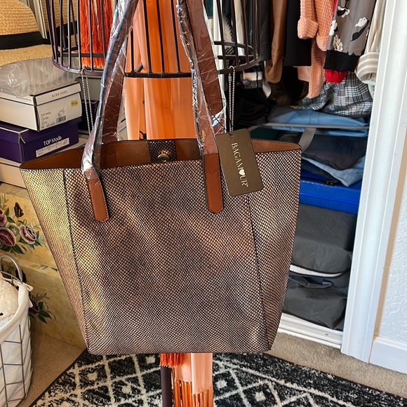 New gold purse - Picture 2 of 2